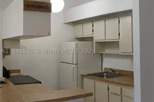 917 NE 199th, Miami, FL 33179 - Photo 5