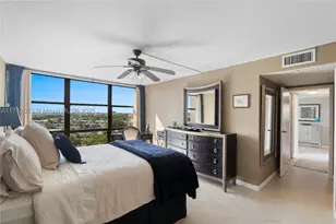 800 Parkview, Hallandale, FL 33009 - Photo 25