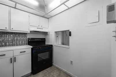 8450 Sunrise Lakes #306, Sunrise, FL 33322 - Photo 9