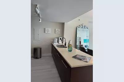 465 Brickell #2405, Miami, FL 33131 - Photo 13