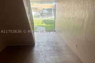 5851 Washington, Hollywood, FL 33121 - Photo 9
