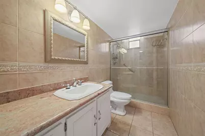 2500 Parkview #812, Hallandale, FL 33009 - Photo 11