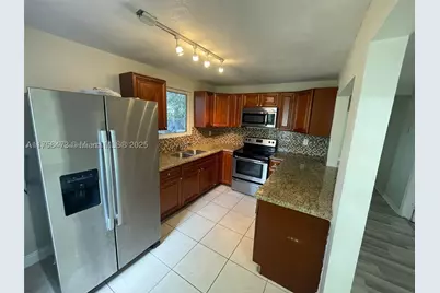 4896 SW 28th, Dania Beach, FL 33312 - Photo 3