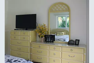 1933 Twin Dolphin, Fort Lauderdale, FL 33316 - Photo 17