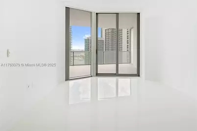 851 NE 1st #4203, Miami, FL 33132 - Photo 17