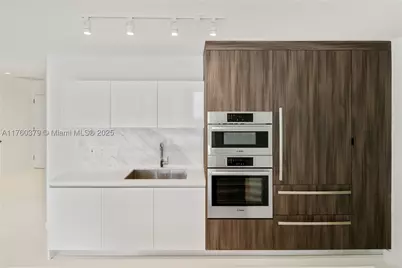 851 NE 1st #4203, Miami, FL 33132 - Photo 3