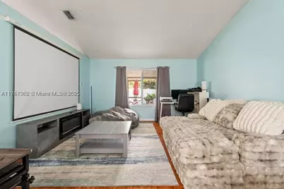 155 Kings, Royal Palm Beach, FL 33411 - Photo 13