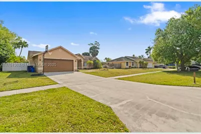 155 Kings, Royal Palm Beach, FL 33411 - Photo 3