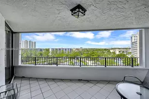 300 Three Islands, Hallandale, FL 33009 - Photo 27