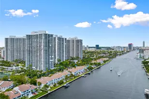 21150 Point, Aventura, FL 33180 - Photo 31