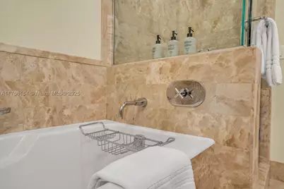 1435 Brickell #3607, Miami, FL 33131 - Photo 23
