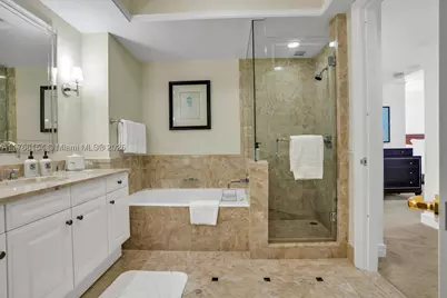 1435 Brickell #3607, Miami, FL 33131 - Photo 21