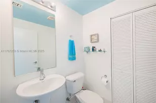 888 Biscayne, Miami, FL 33132 - Photo 9