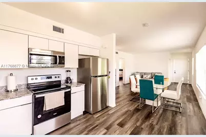 18825 Atlantic, Sunny Isles Beach, FL 33160 - Photo 9