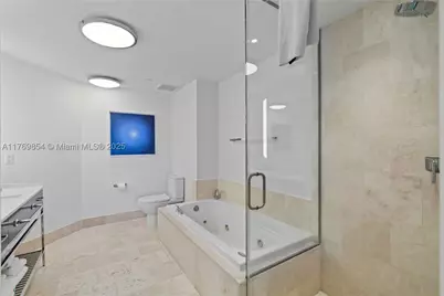 4401 Collins #1017, Miami Beach, FL 33140 - Photo 13