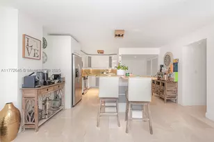 6423 Collins, Miami Beach, FL 33141 - Photo 11