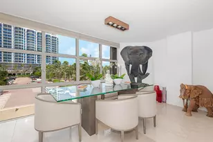 6423 Collins, Miami Beach, FL 33141 - Photo 5