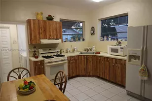870 NW 14th, Miami, FL 33125 - Photo 21
