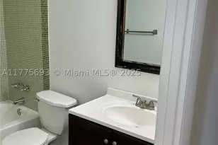 484 NW 165th St, Miami, FL 33169 - Photo 17