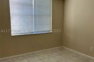 484 NW 165th St, Miami, FL 33169 - Photo 11
