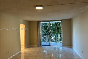 484 NW 165th St, Miami, FL 33169 - Photo 5