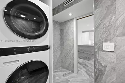 1658 Bay #504, Miami Beach, FL 33139 - Photo 7