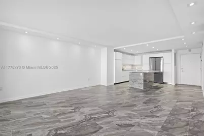 1658 Bay #504, Miami Beach, FL 33139 - Photo 5
