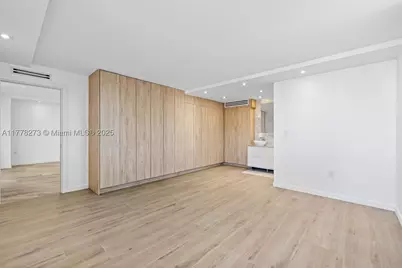 1658 Bay #504, Miami Beach, FL 33139 - Photo 9
