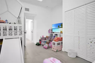 311 Poinciana #801, Sunny Isles Beach, FL 33160 - Photo 31