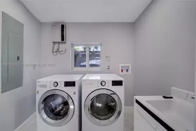 1114 SW 13th, Miami, FL 33135 - Photo 15