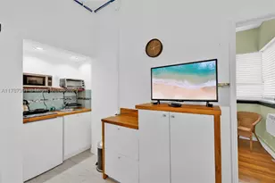 255 W 24th, Miami Beach, FL 33140 - Photo 3