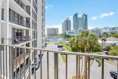 600 Parkview #422(+DEN), Hallandale, FL 33009 - Photo 25
