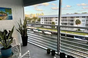 3600 NE 170, North Miami Beach, FL 33160 - Photo 3