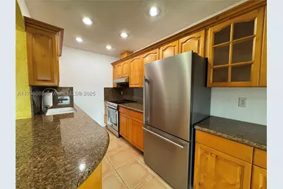 1700 Pierce #202, Hollywood, FL 33020 - Photo 3
