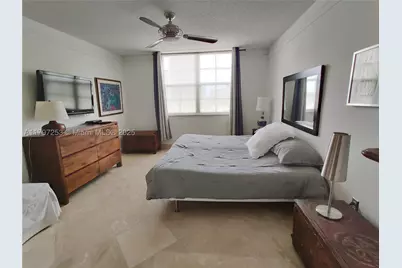 19877 E Country Club #3606, Aventura, FL 33180 - Photo 13