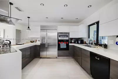 20375 NE 22nd, Miami, FL 33180 - Photo 17