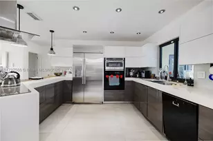 20375 NE 22nd, Miami, FL 33180 - Photo 17