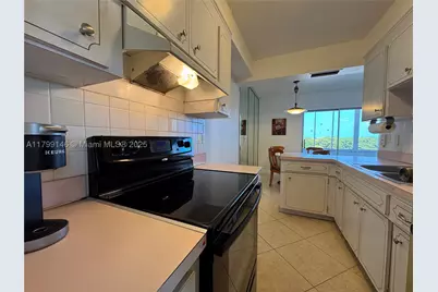 1700 Pierce #702, Hollywood, FL 33020 - Photo 11
