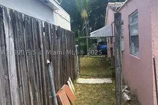 2530 Washington, Hollywood, FL 33020 - Photo 21