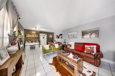 569 SW 4th, Miami, FL 33130 - Photo 3