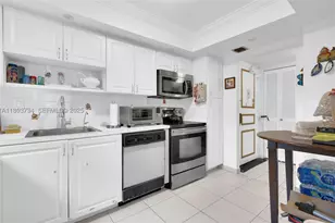 1400 Saint Charles, Pembroke Pines, FL 33026 - Photo 17