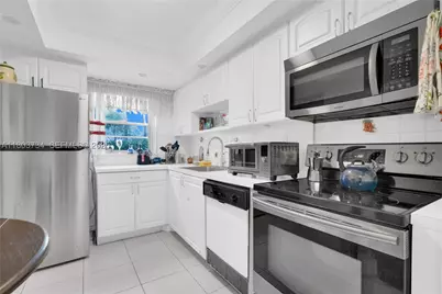 1400 Saint Charles #L4, Pembroke Pines, FL 33026 - Photo 15