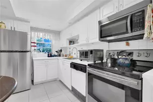 1400 Saint Charles, Pembroke Pines, FL 33026 - Photo 15