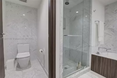 1000 Brickell #2705, Miami, FL 33131 - Photo 31