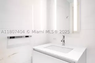 300 Biscayne Blvd, Miami, FL 33131 - Photo 9