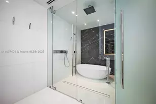 300 Biscayne Blvd, Miami, FL 33131 - Photo 23