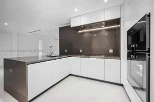 300 Biscayne Blvd, Miami, FL 33131 - Photo 33