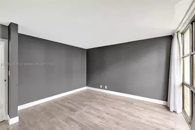 16919 N Bay #521, Sunny Isles Beach, FL 33160 - Photo 17
