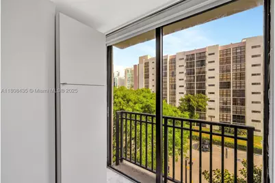 16919 N Bay #521, Sunny Isles Beach, FL 33160 - Photo 11