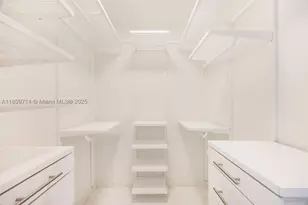 300 Biscayne Blvd, Miami, FL 33131 - Photo 13
